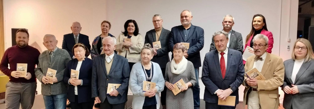 598006185_122275464716241219_3635875887998992292_n (1).jpg